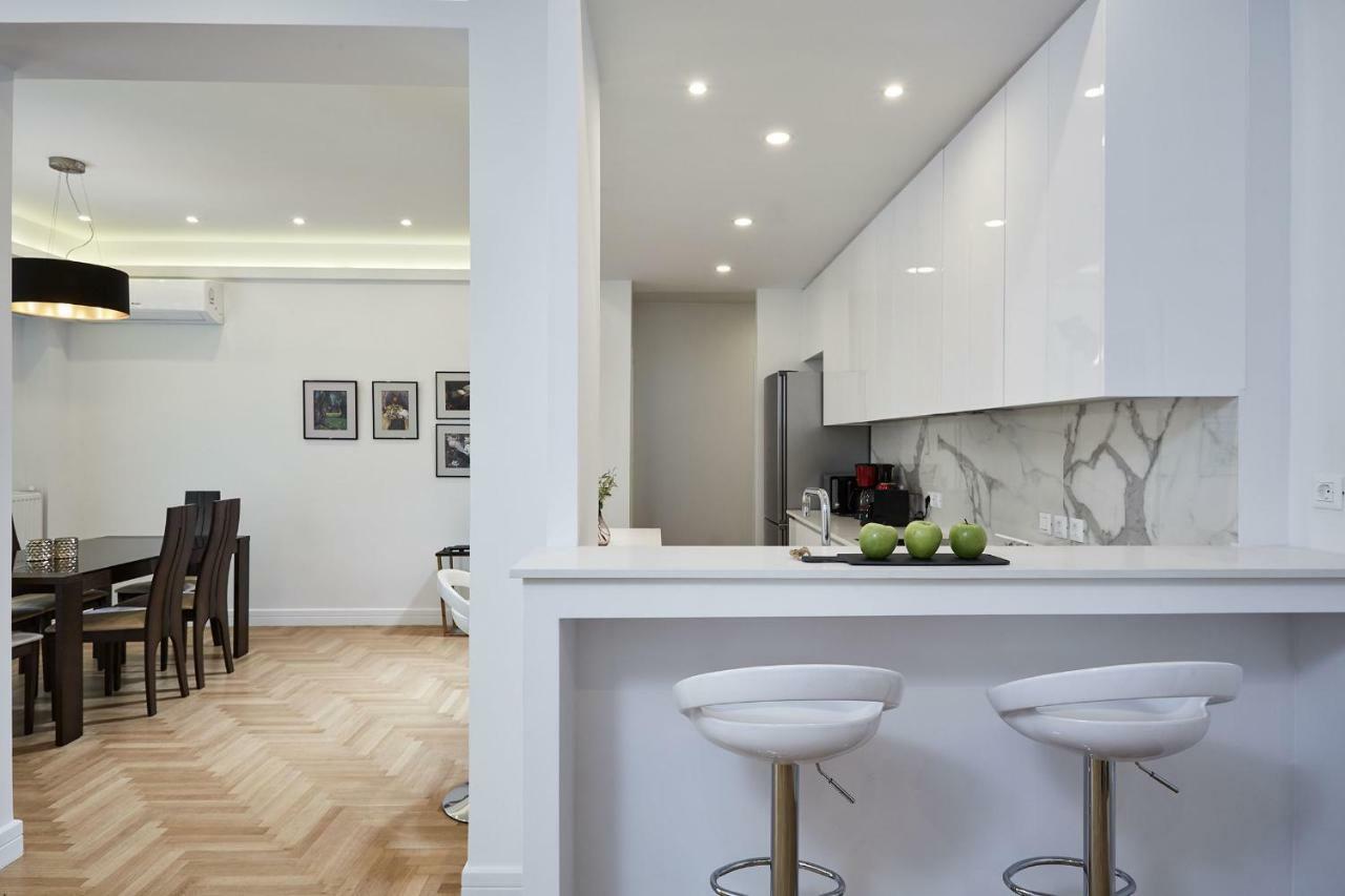 Luxurious Spacious Apt Next To Hilton Hotel Athene Buitenkant foto